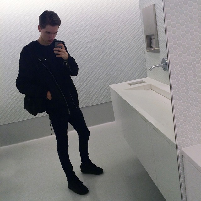 Archillect ID 228649