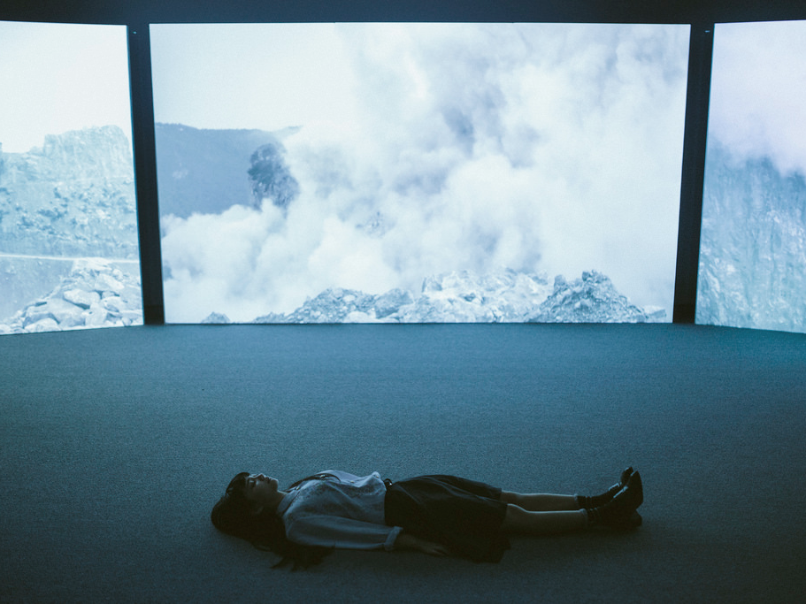 Archillect ID 229371
