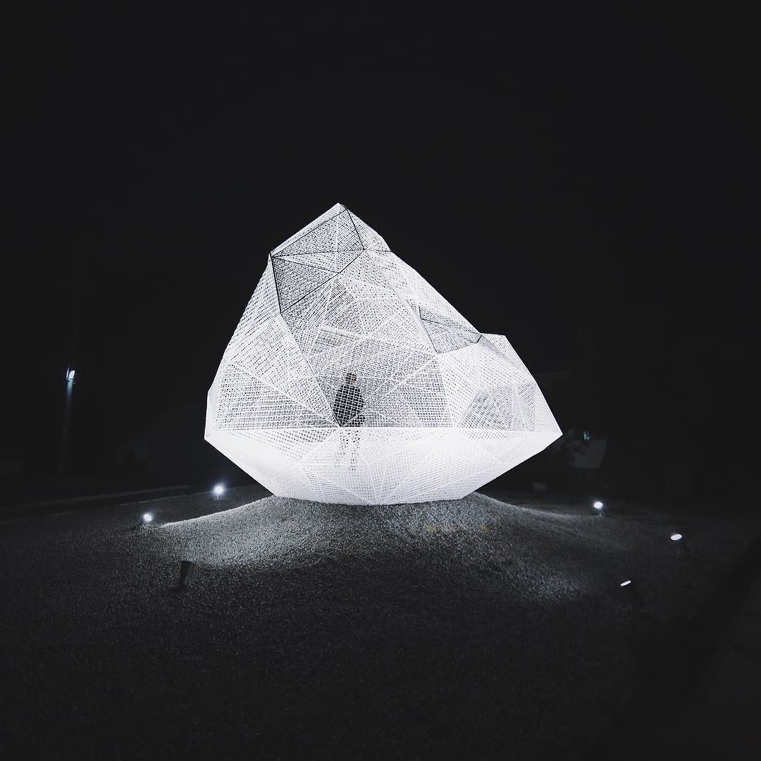 Archillect ID 232337