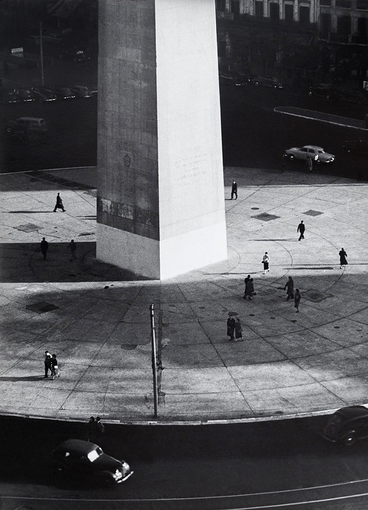 Archillect ID 239550
