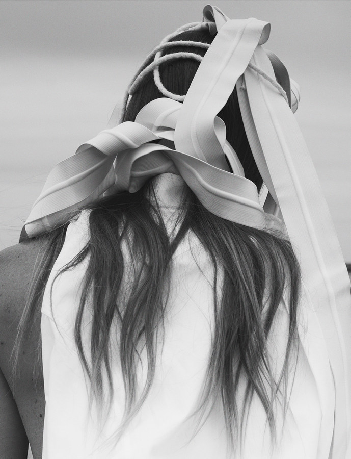 Archillect ID 239682