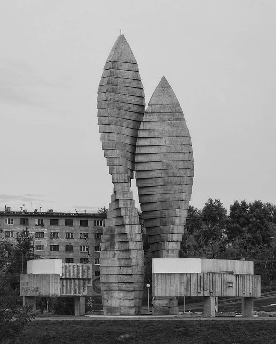 Archillect ID 242684