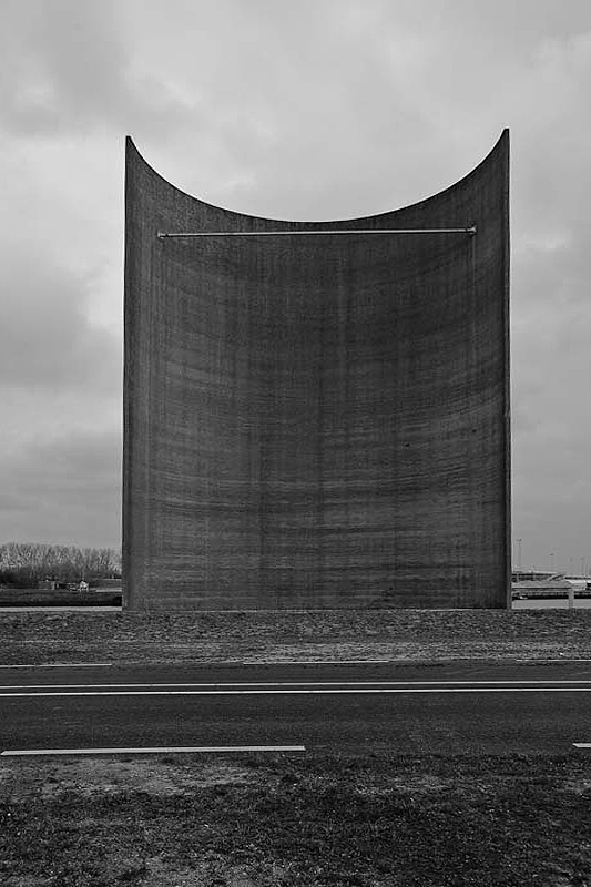Archillect ID 243144