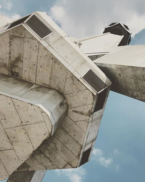 Archillect ID 250874