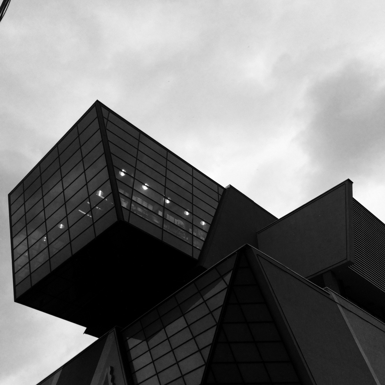 Archillect ID 252779