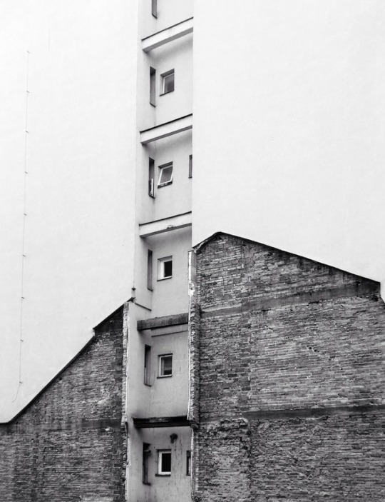 Archillect ID 257286