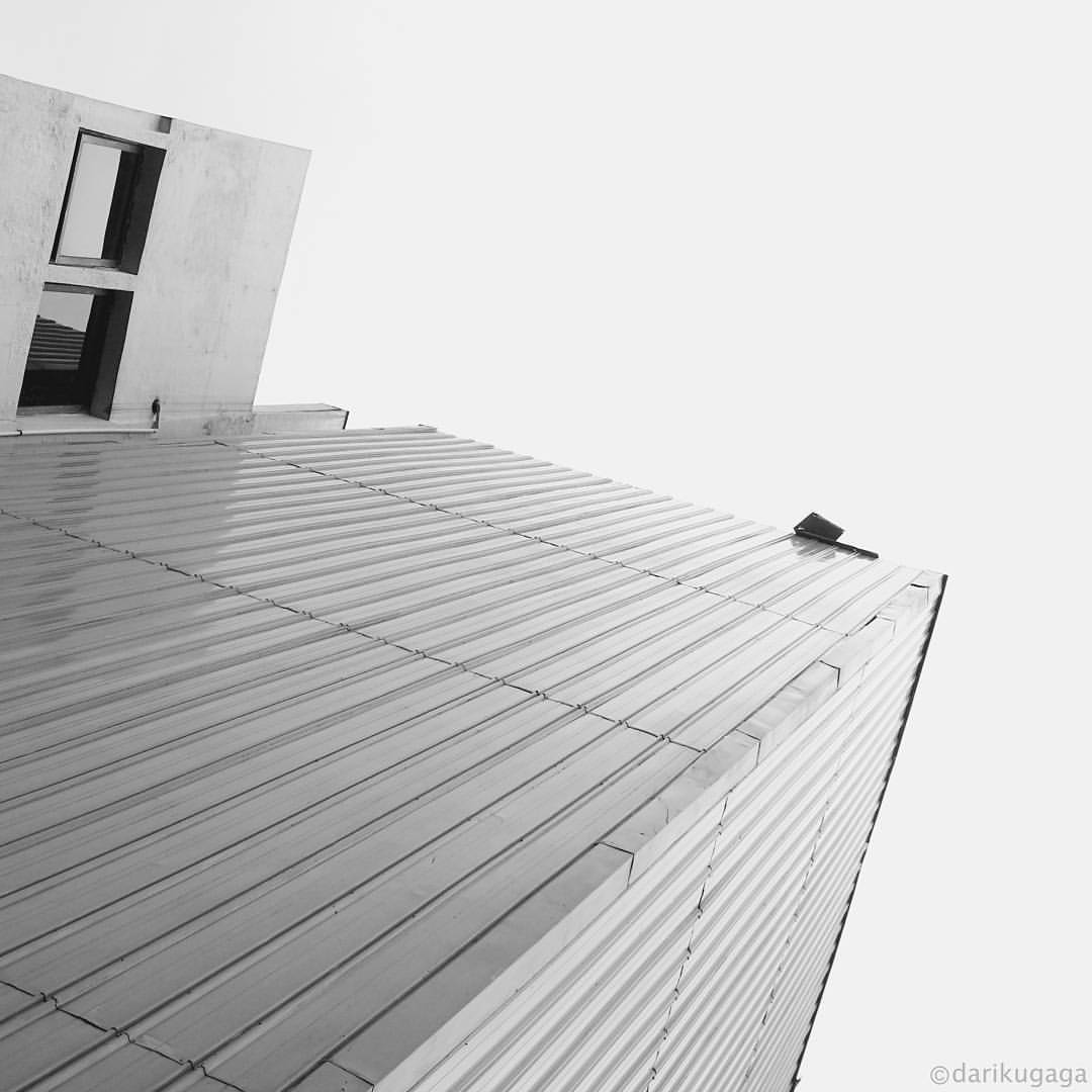 Archillect ID 260439