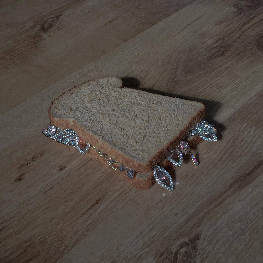 Archillect ID 264798