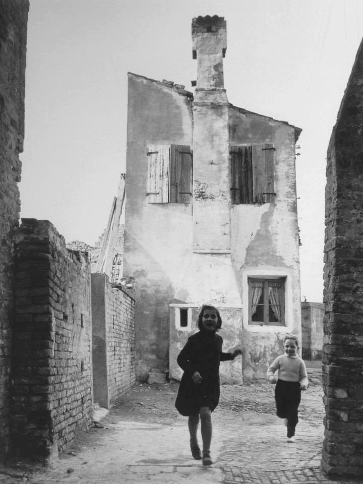 Archillect ID 270687