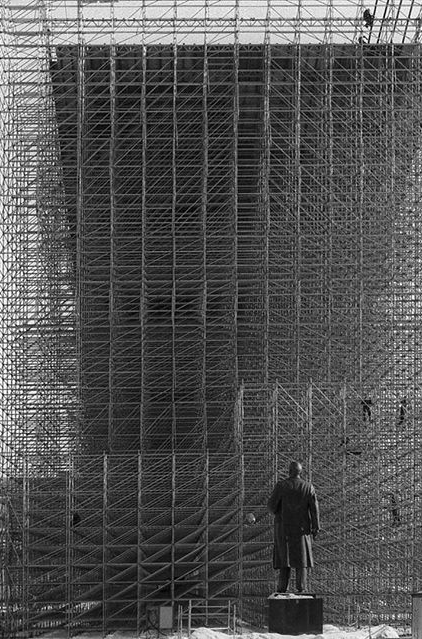 Archillect ID 271207
