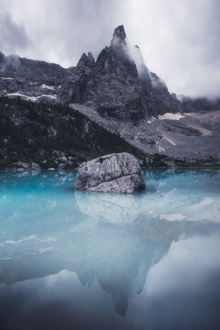Archillect ID 275167