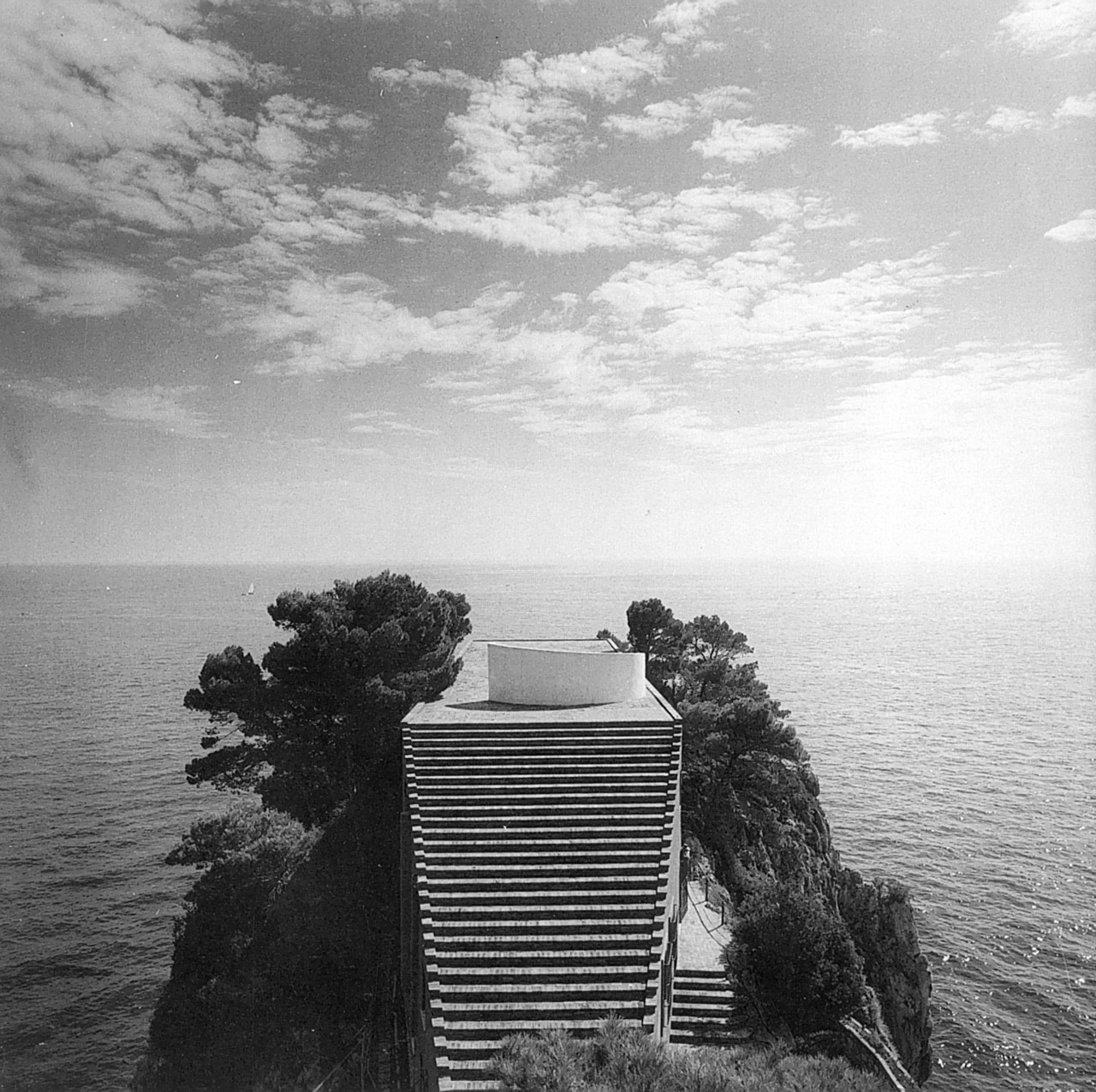 Archillect ID 276035
