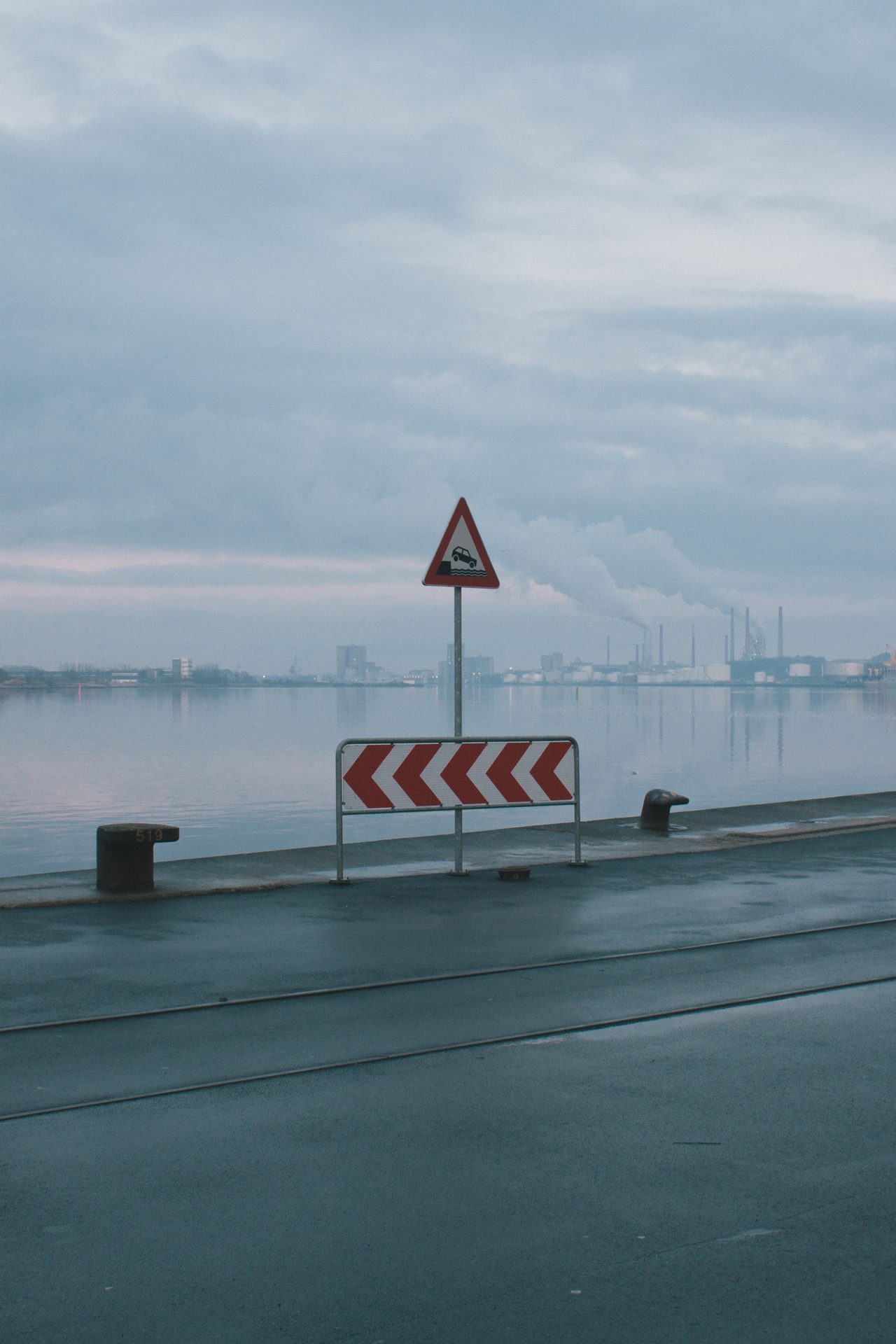 Archillect ID 288025