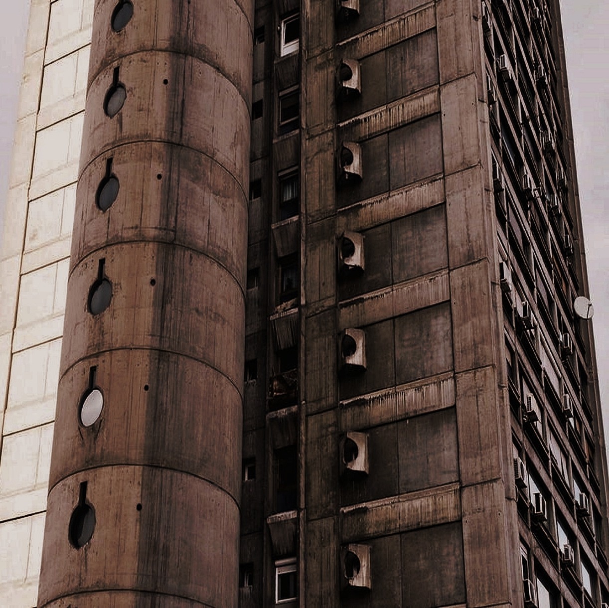 Archillect ID 288979