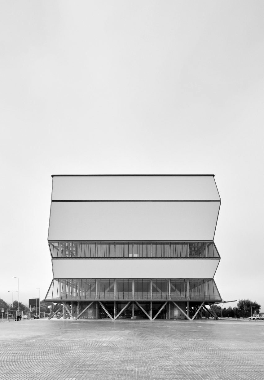 Archillect ID 291001