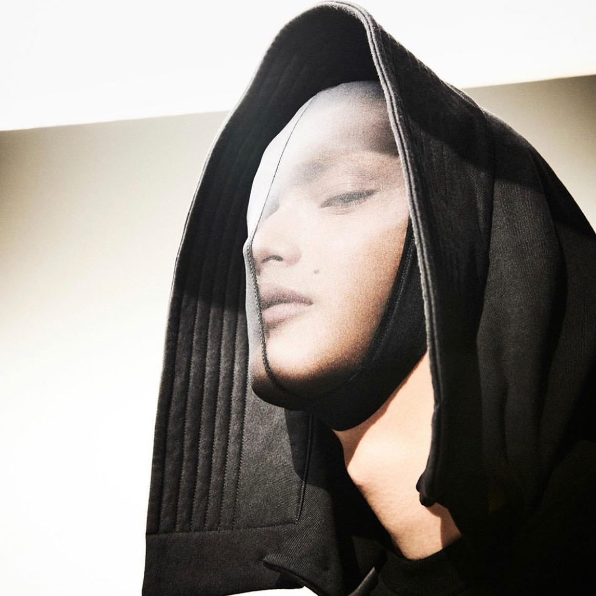 Archillect ID 297323