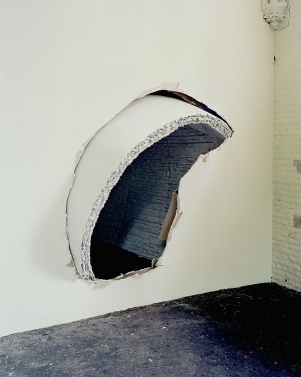 Archillect ID 297359