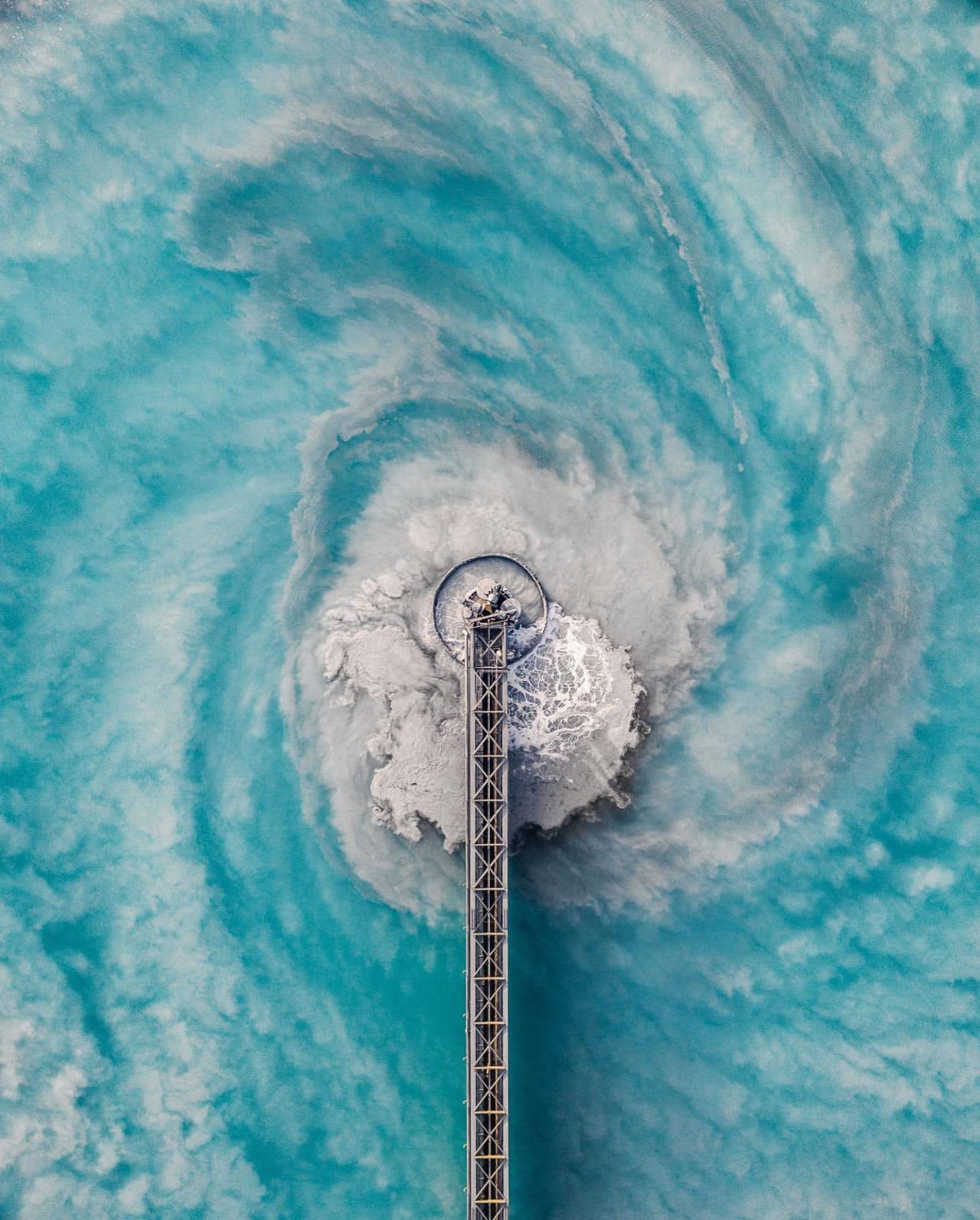 Archillect ID 298675