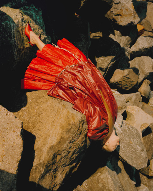 Archillect ID 299574