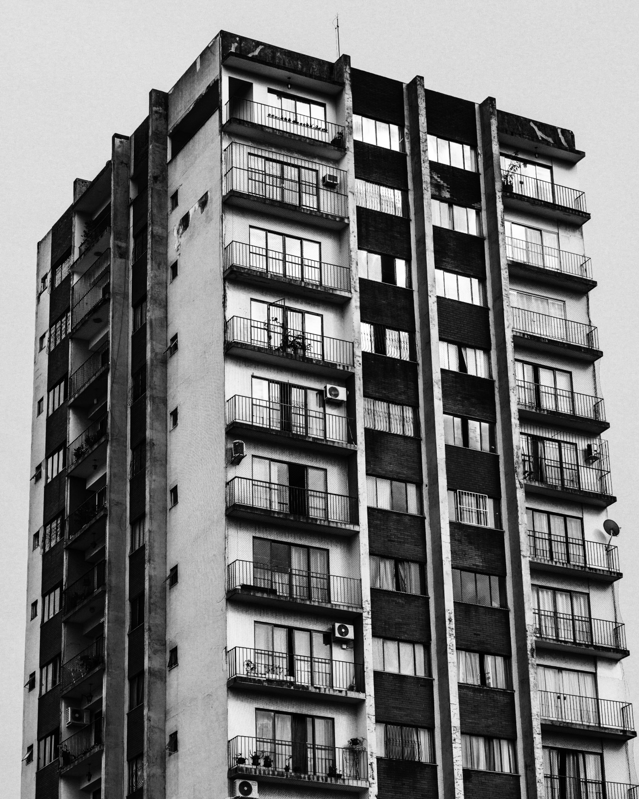 Archillect ID 301350