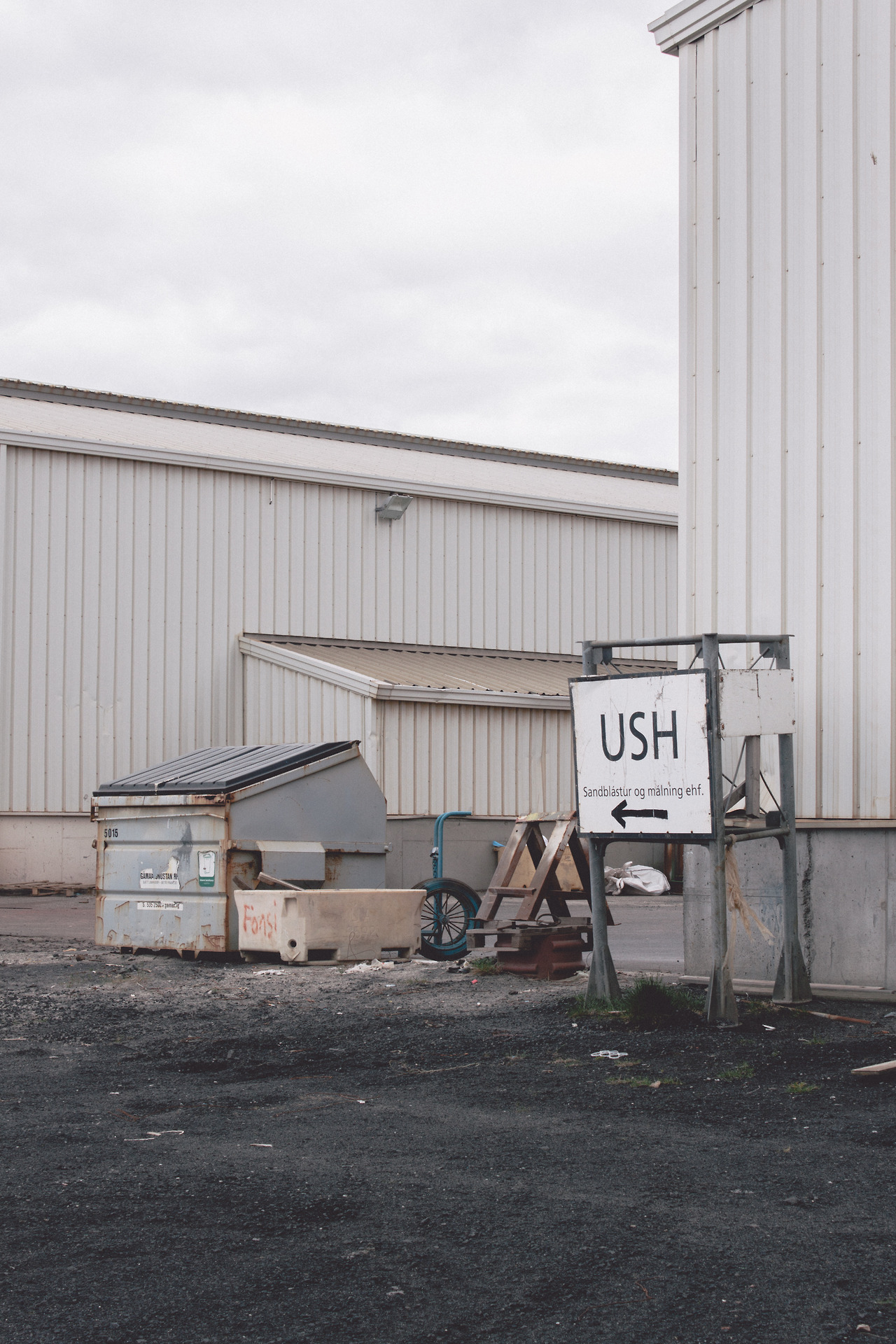 Archillect ID 304695
