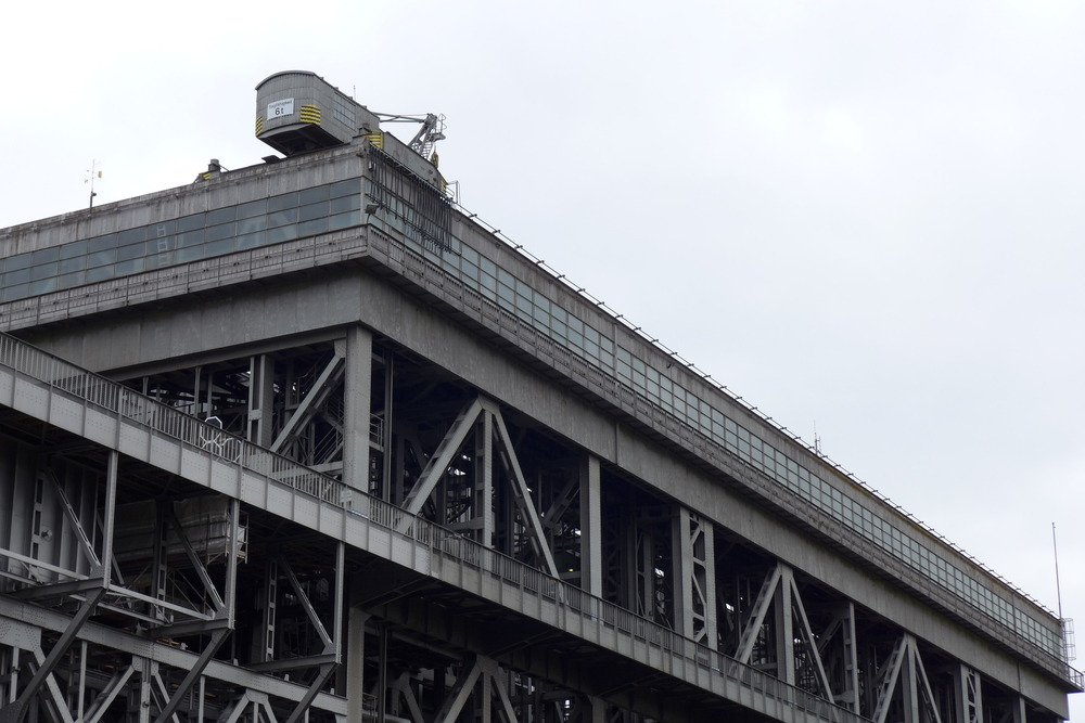 Archillect ID 309891