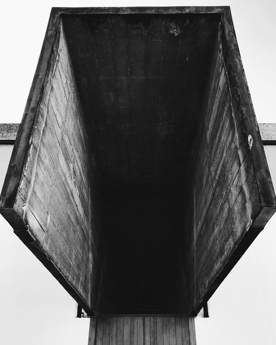 Archillect ID 313716