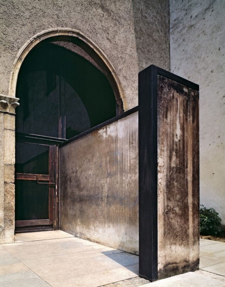 Archillect ID 326019