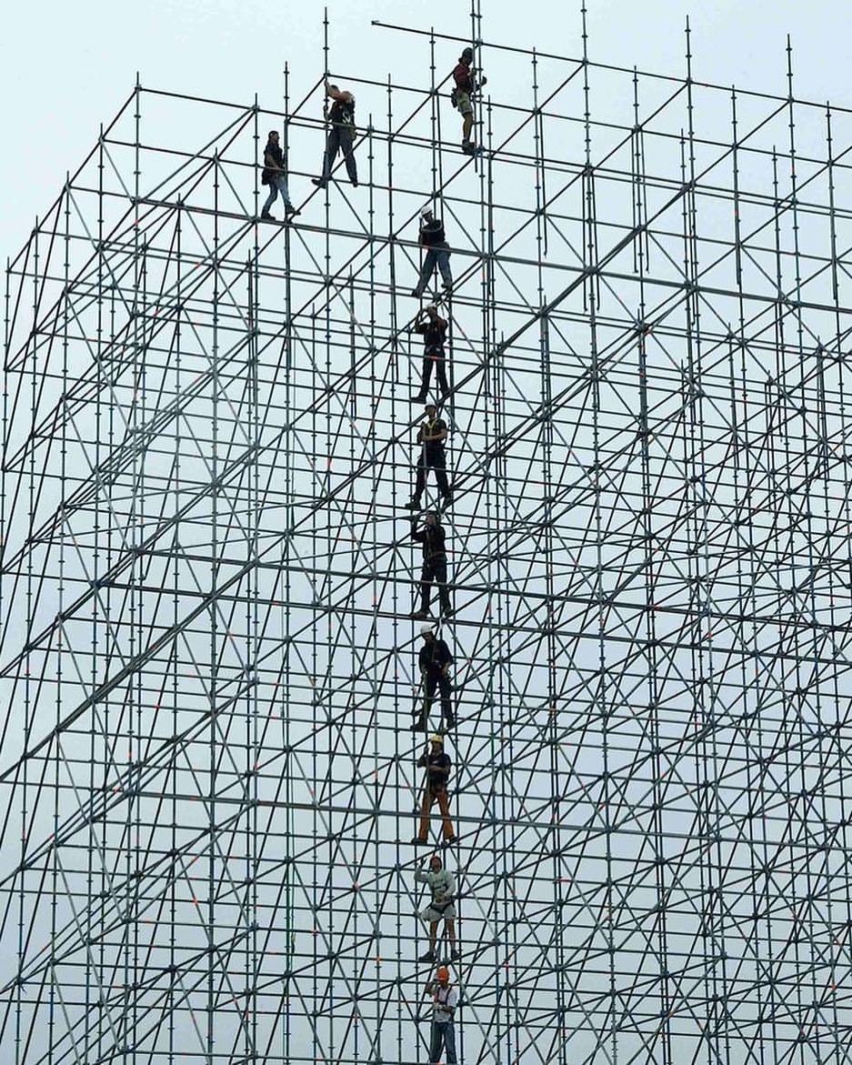 Archillect ID 326505