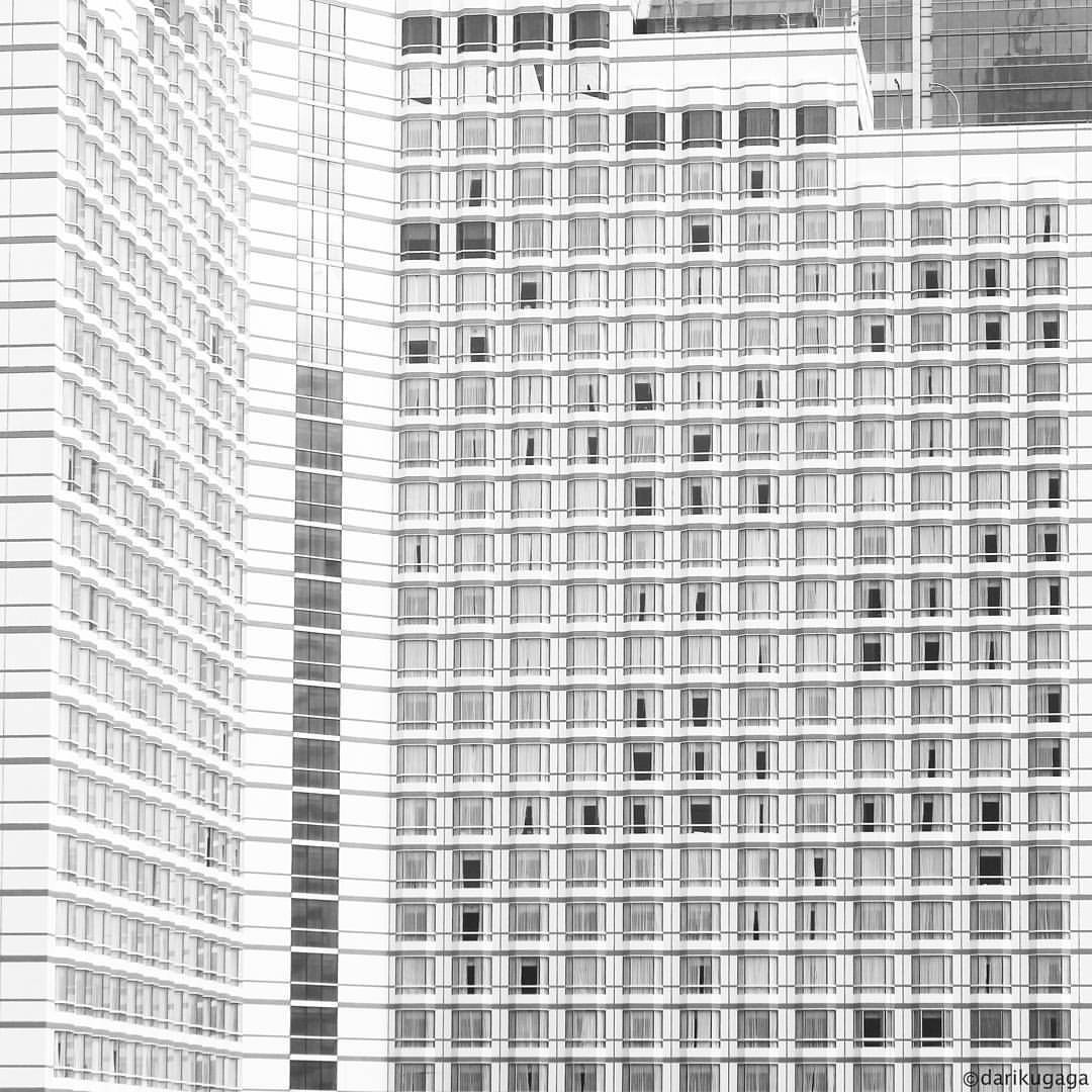 Archillect ID 326717