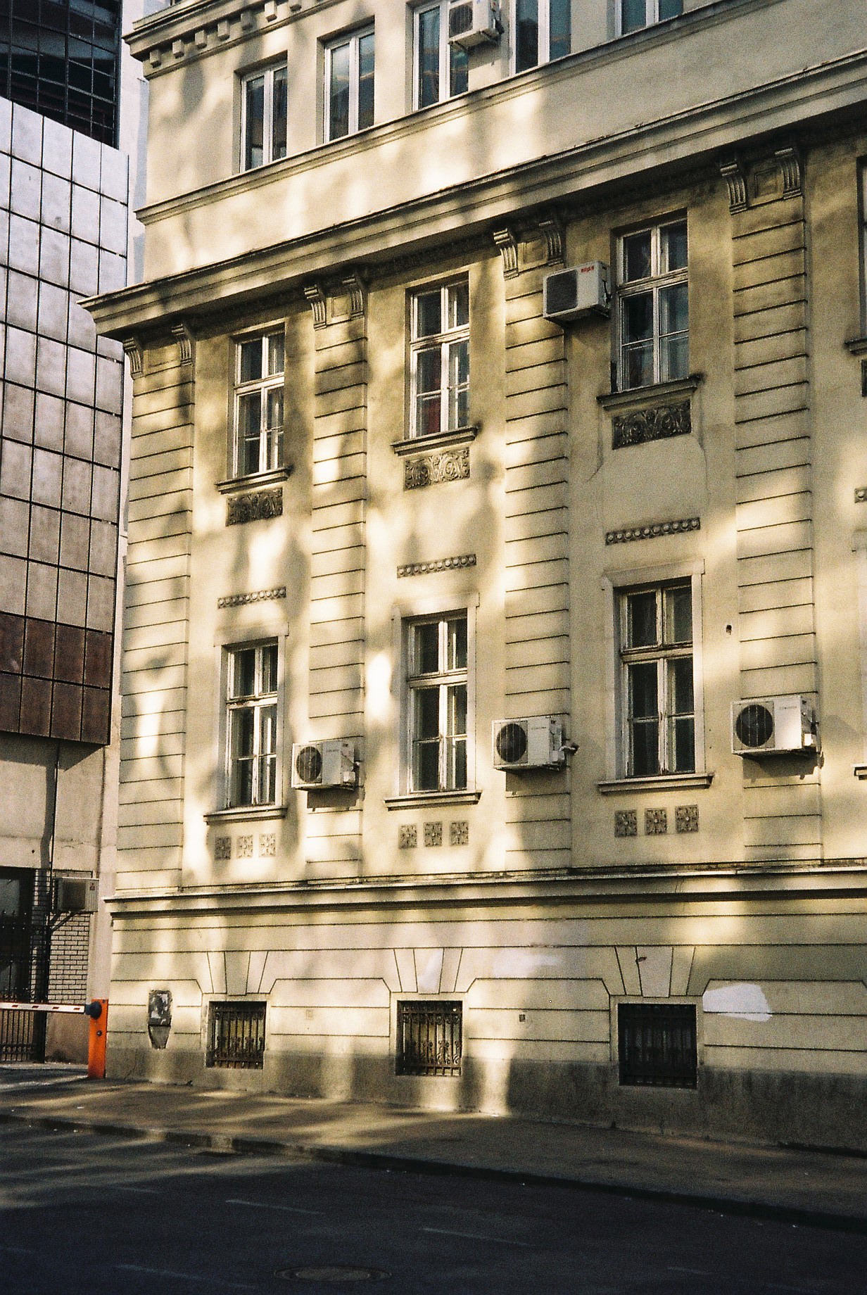 Archillect ID 330646