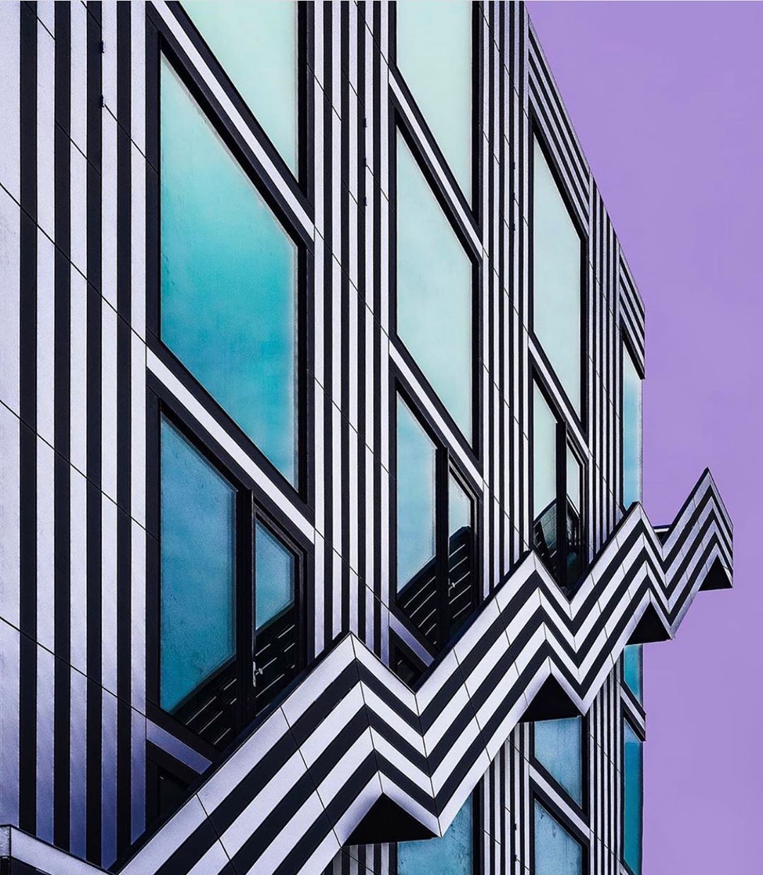 Archillect ID 331679