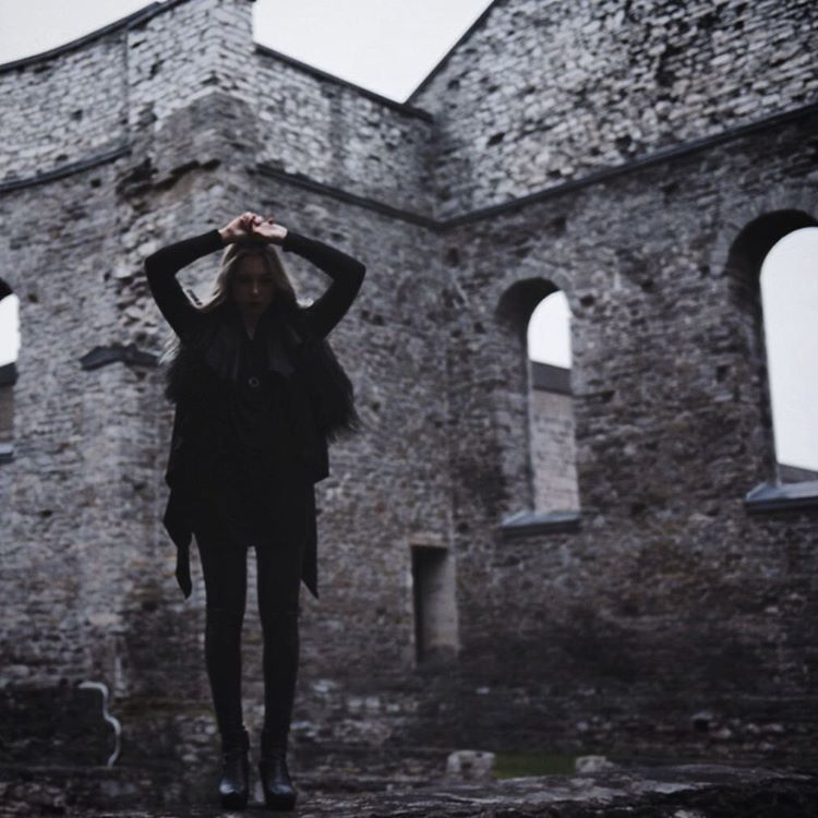 Archillect ID 332960