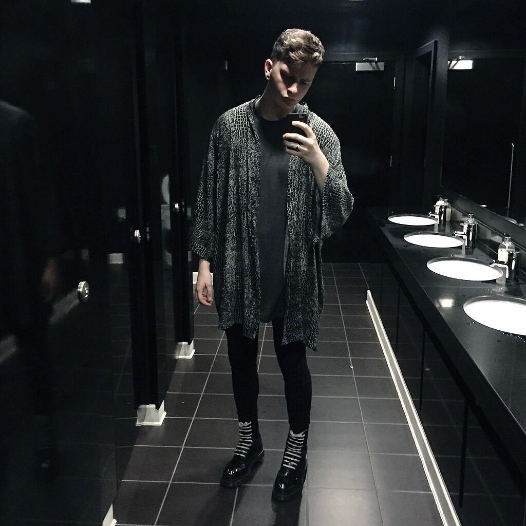 Archillect ID 333172