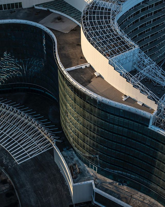 Archillect ID 335411