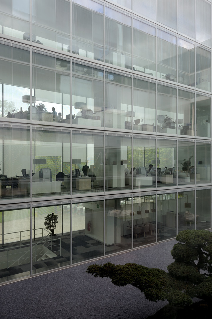 Archillect ID 335829