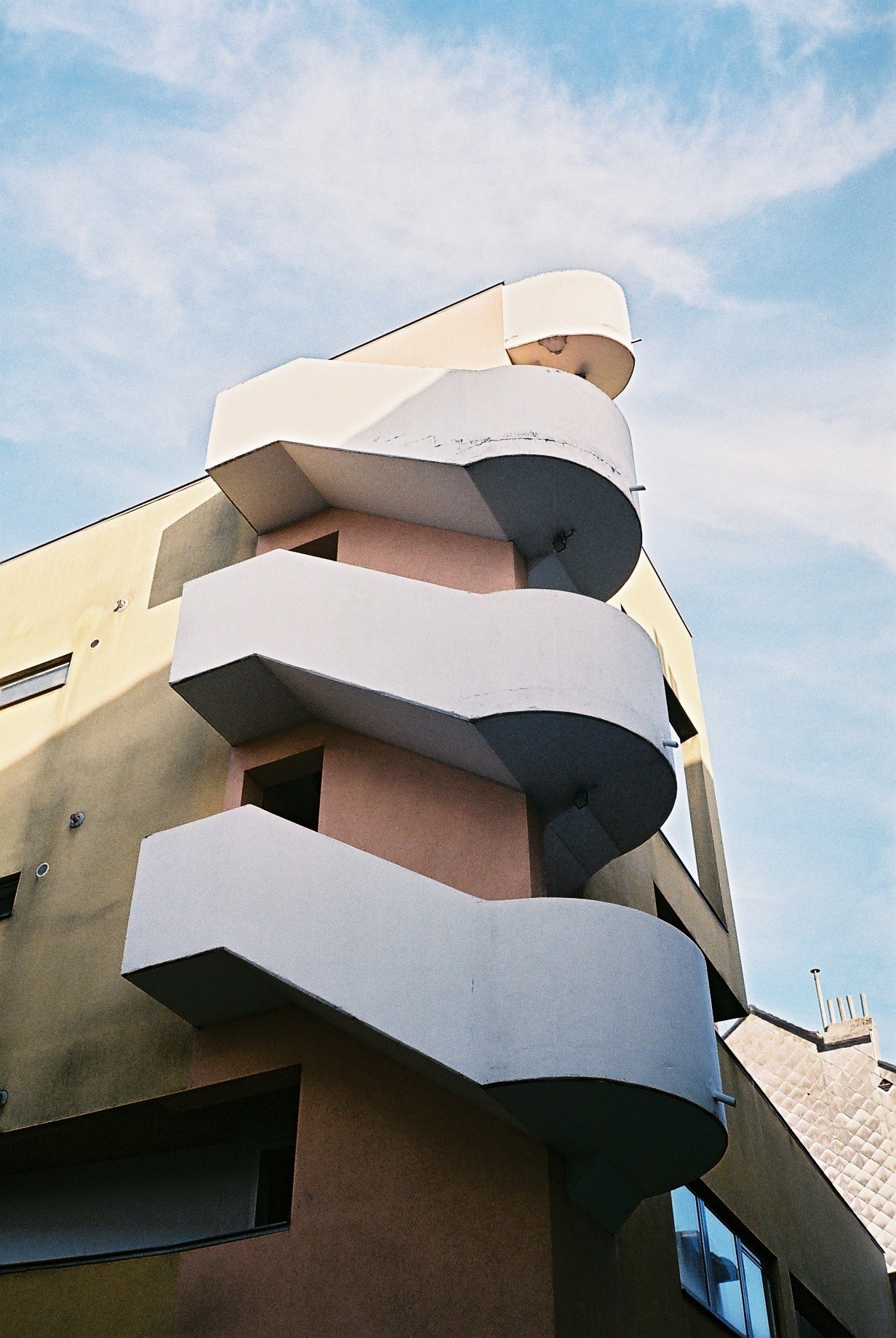 Archillect ID 336609