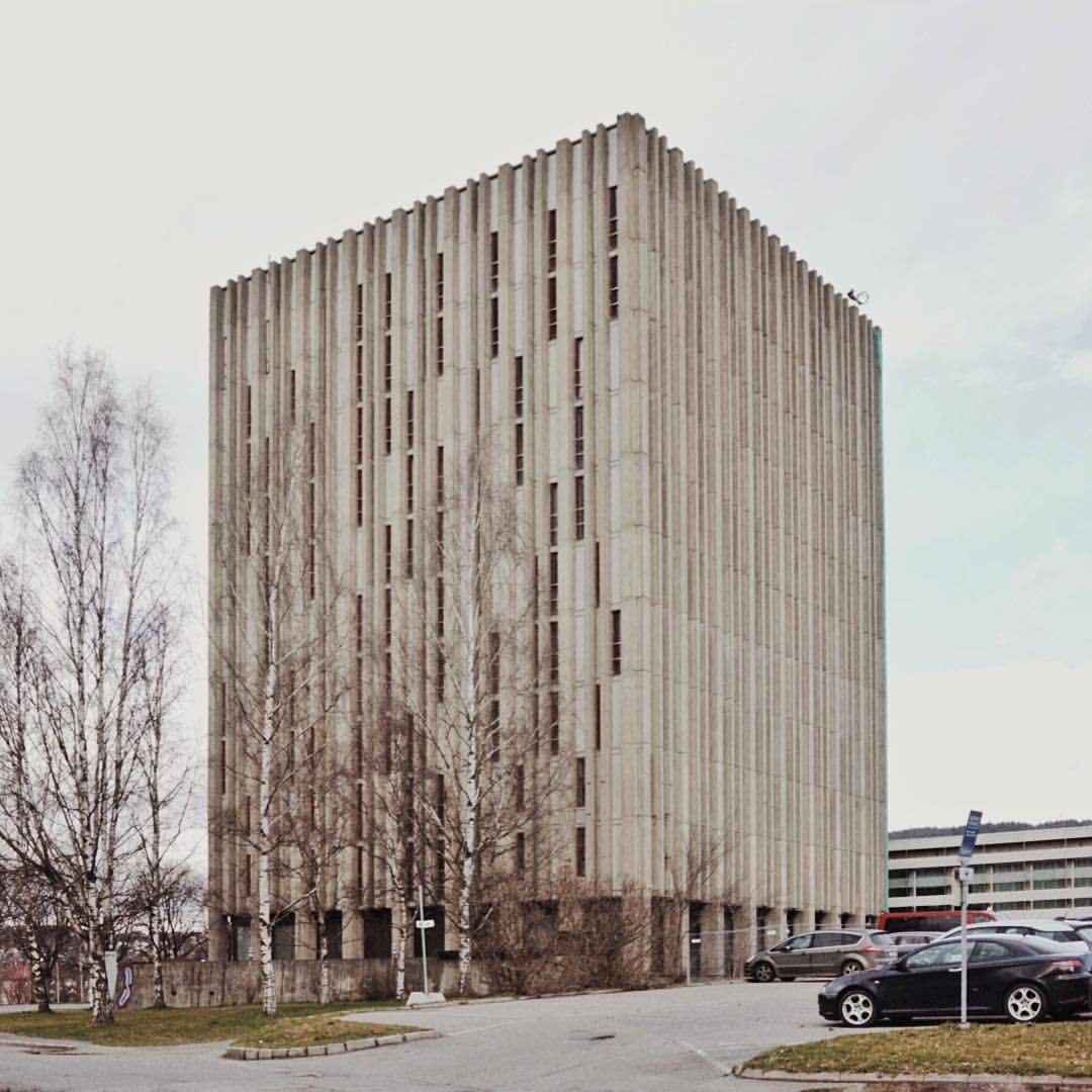 Archillect ID 337868
