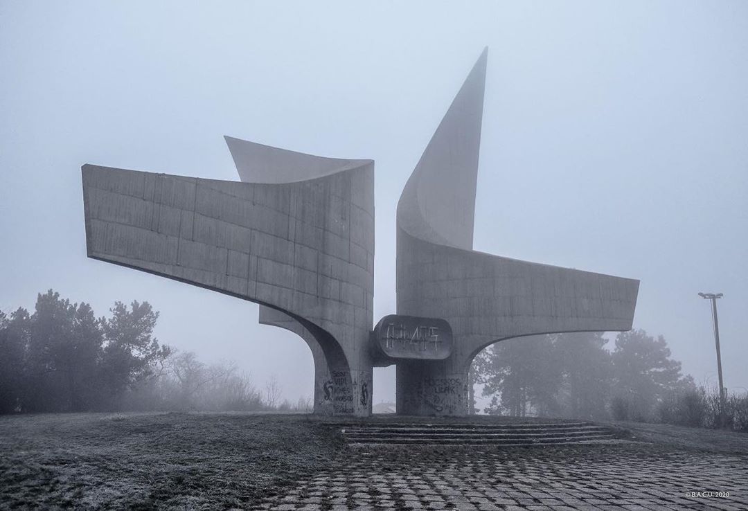 Archillect ID 338530