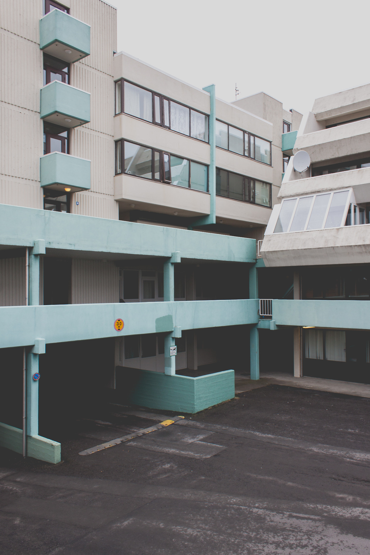 Archillect ID 341176