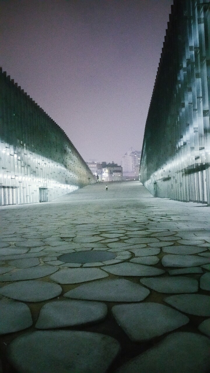 Archillect ID 343182