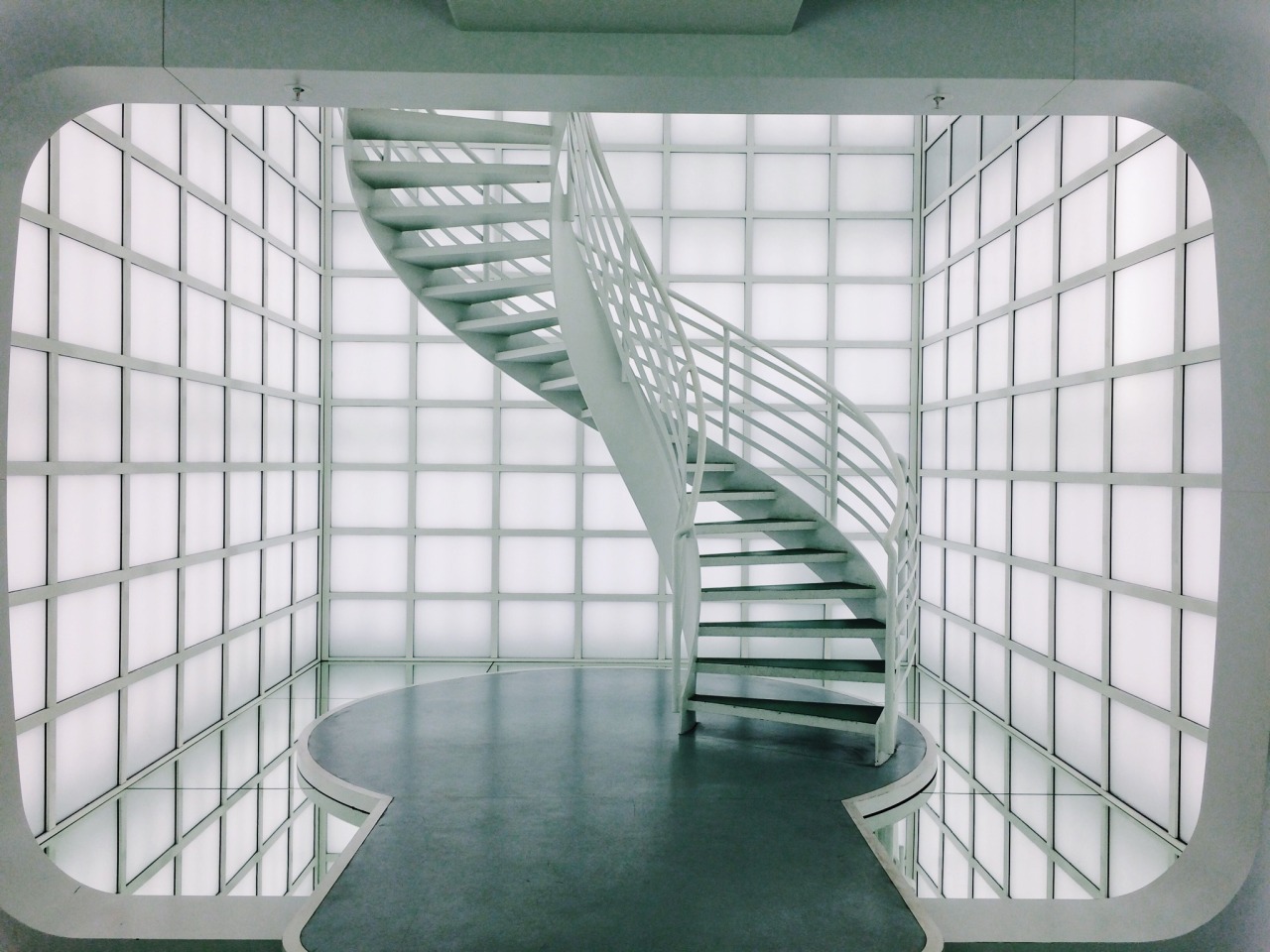 Archillect ID 345136