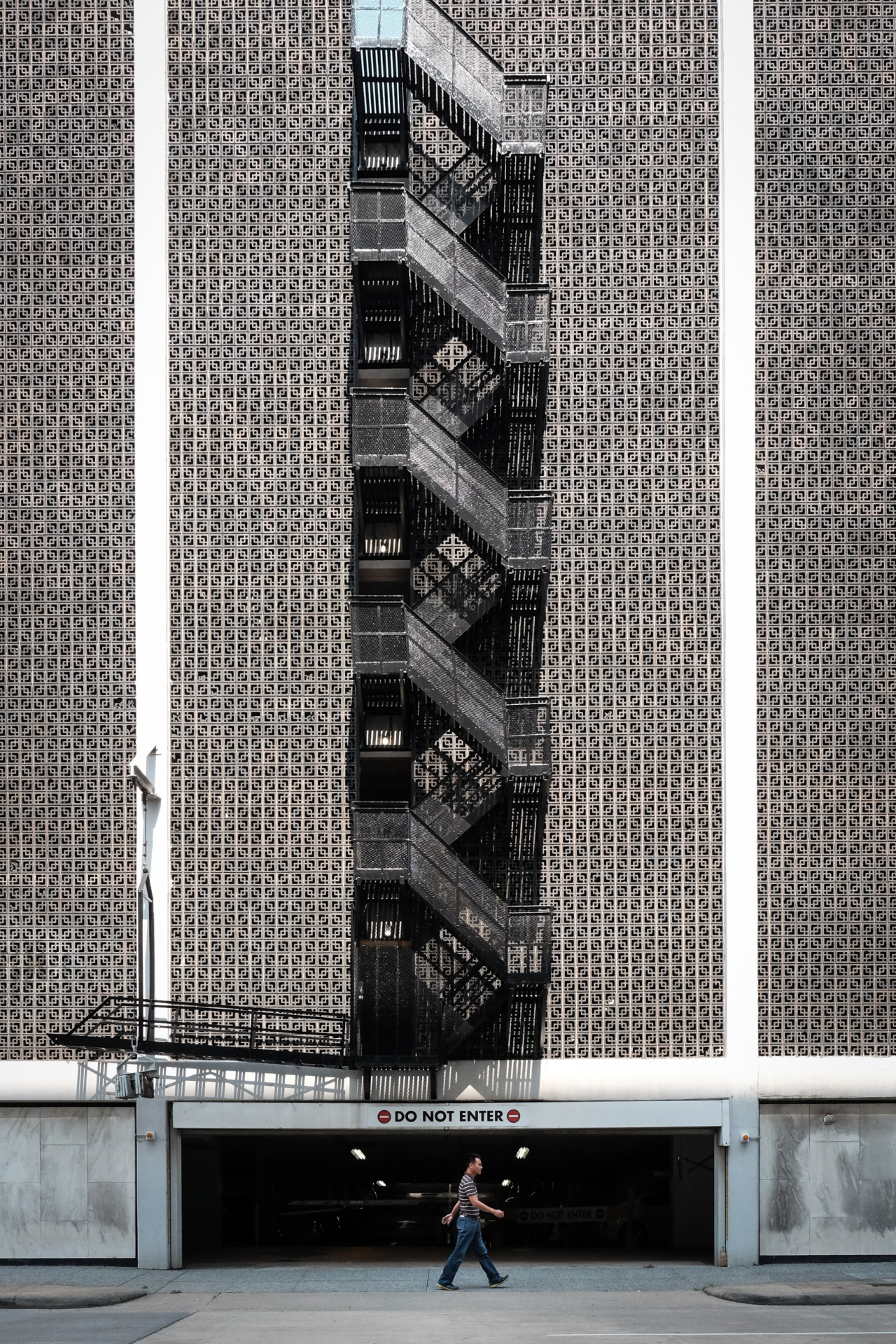 Archillect ID 349359