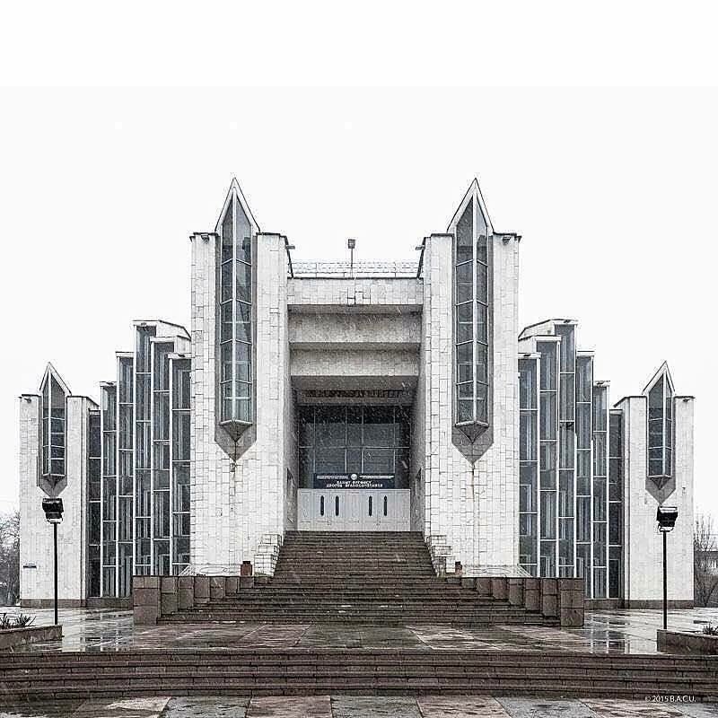 Archillect ID 360343