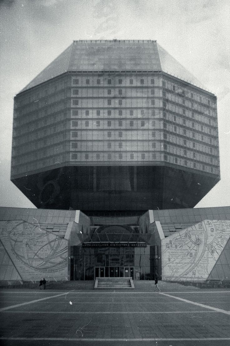 Archillect ID 365323