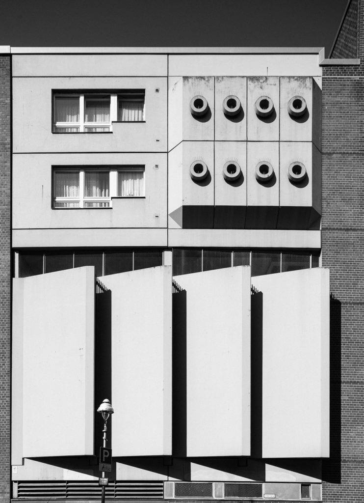 Archillect ID 369518