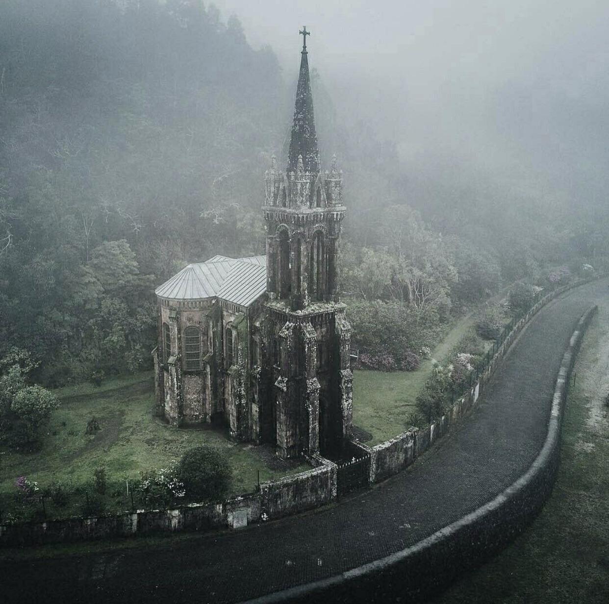 Archillect ID 370198