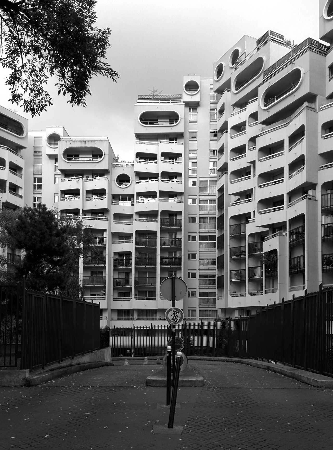 Archillect ID 370213