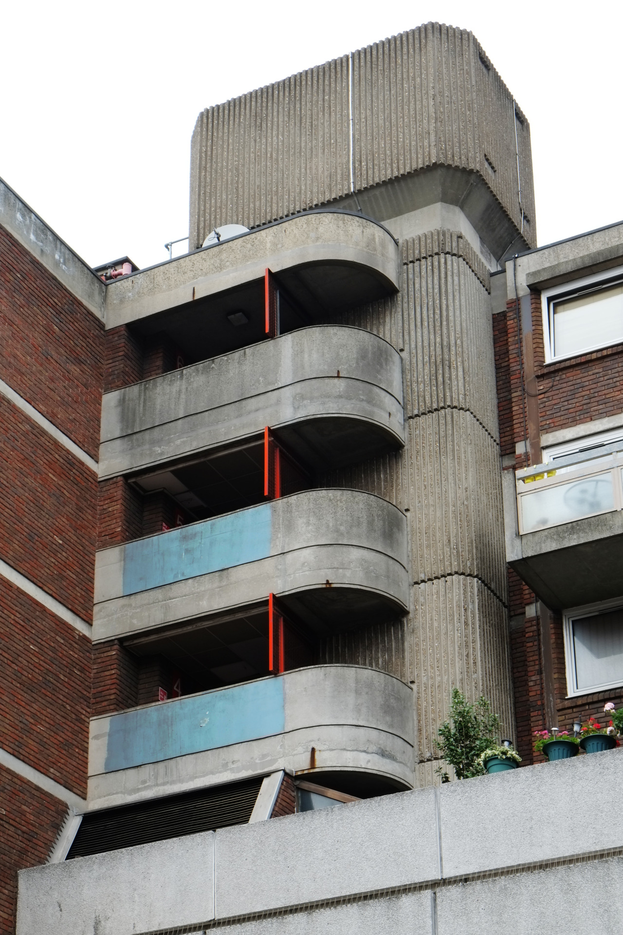 Archillect ID 370441