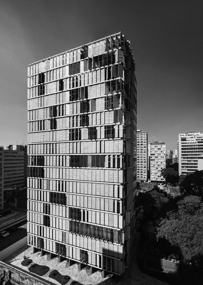 Archillect ID 370447